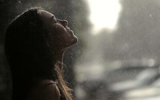 下雨天出行有什么感觉吗 - 下雨天出行的心情说说