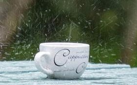 下雨出行需谨慎 - 下雨出行需谨慎的说说