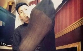 西装帅哥集体出行（西装帅小伙）