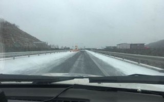 下雪高速出行安全吗（下雪上高速安全吗）