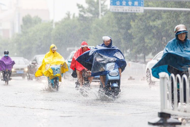 下雨出行也不方便了英文,下雨了不能出去玩了用英语怎么说-第2张图片-微云百科 下雨出行也不方便了英文,下雨了不能出去玩了用英语怎么说-第2张图片-微云百科