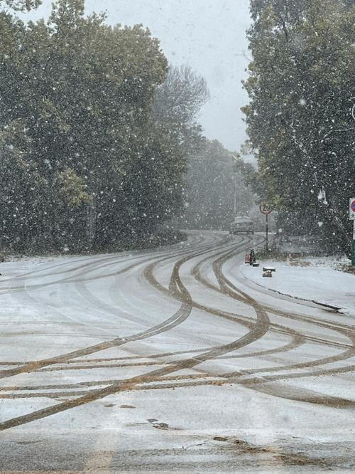下雪天能否出行(下雪天不宜出行)-第4张图片-微云百科 下雪天能否出行(下雪天不宜出行)-第4张图片-微云百科
