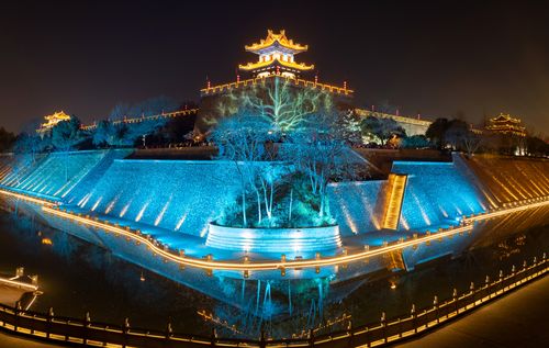 西安夜晚出行游玩,西安旅游夜晚哪里好玩-第4张图片-微云百科 西安夜晚出行游玩,西安旅游夜晚哪里好玩-第4张图片-微云百科
