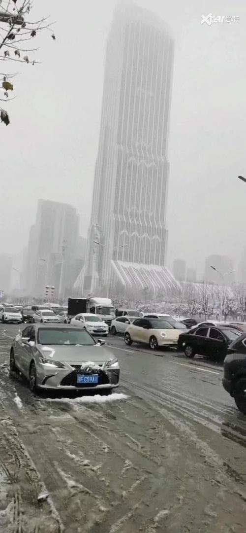 下雪天还能出行吗武汉 - 疫情期间武汉下雪-第6张图片-微云百科