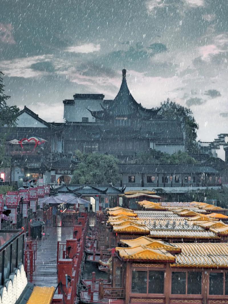 下雨天晚上几点出行合适 - 下雨天晚上开车注意事项-第5张图片-微云百科 下雨天晚上几点出行合适 - 下雨天晚上开车注意事项-第5张图片-微云百科
