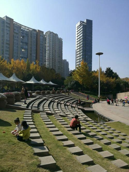 西湖市民游客出行,西湖旅游车-第6张图片-微云百科 西湖市民游客出行,西湖旅游车-第6张图片-微云百科