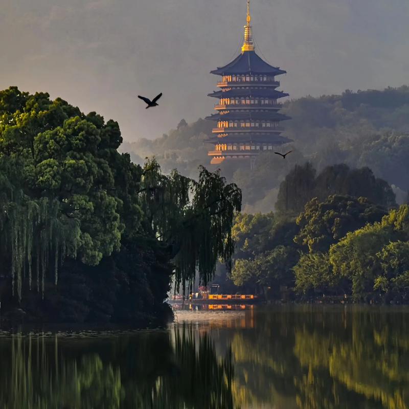 杭州西湖晚上旅游攻略,杭州西湖夜间可以玩什么-第5张图片-微云百科 杭州西湖晚上旅游攻略,杭州西湖夜间可以玩什么-第5张图片-微云百科