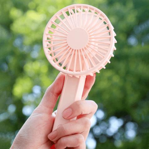 夏季出行必备哪些，夏季出游必备物品-第1张图片-微云百科