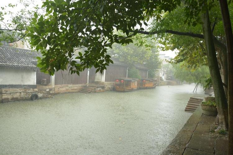 下雨天适合出行的人生活 - 下雨天出行的心情经典句子-第3张图片-微云百科 下雨天适合出行的人生活 - 下雨天出行的心情经典句子-第3张图片-微云百科