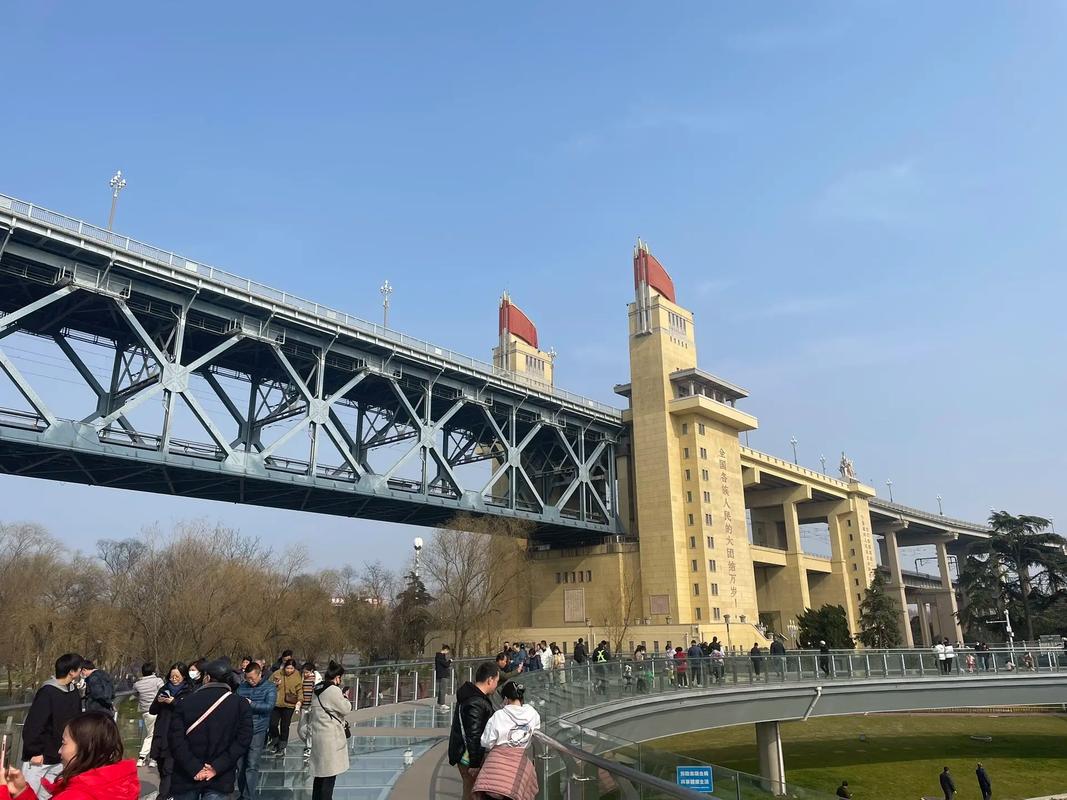 南京长江大桥旅游攻略（南京长江大桥怎么去参观）-第8张图片-微云百科