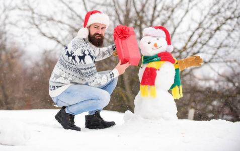 下雪天出行带什么礼物好,下雪天适合出行吗-第8张图片-微云百科 下雪天出行带什么礼物好,下雪天适合出行吗-第8张图片-微云百科
