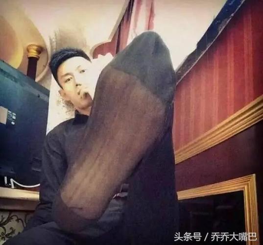 西装帅哥集体出行(西装帅小伙)-第1张图片-微云百科 西装帅哥集体出行(西装帅小伙)-第1张图片-微云百科