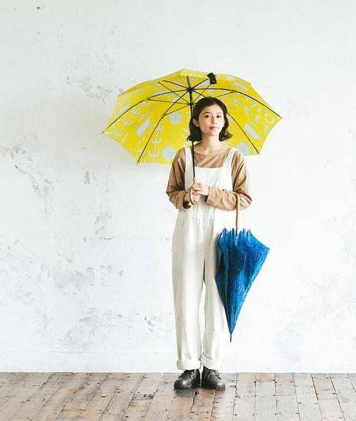 下雨天出行服装怎么搭配，下雨天穿搭-第3张图片-微云百科
