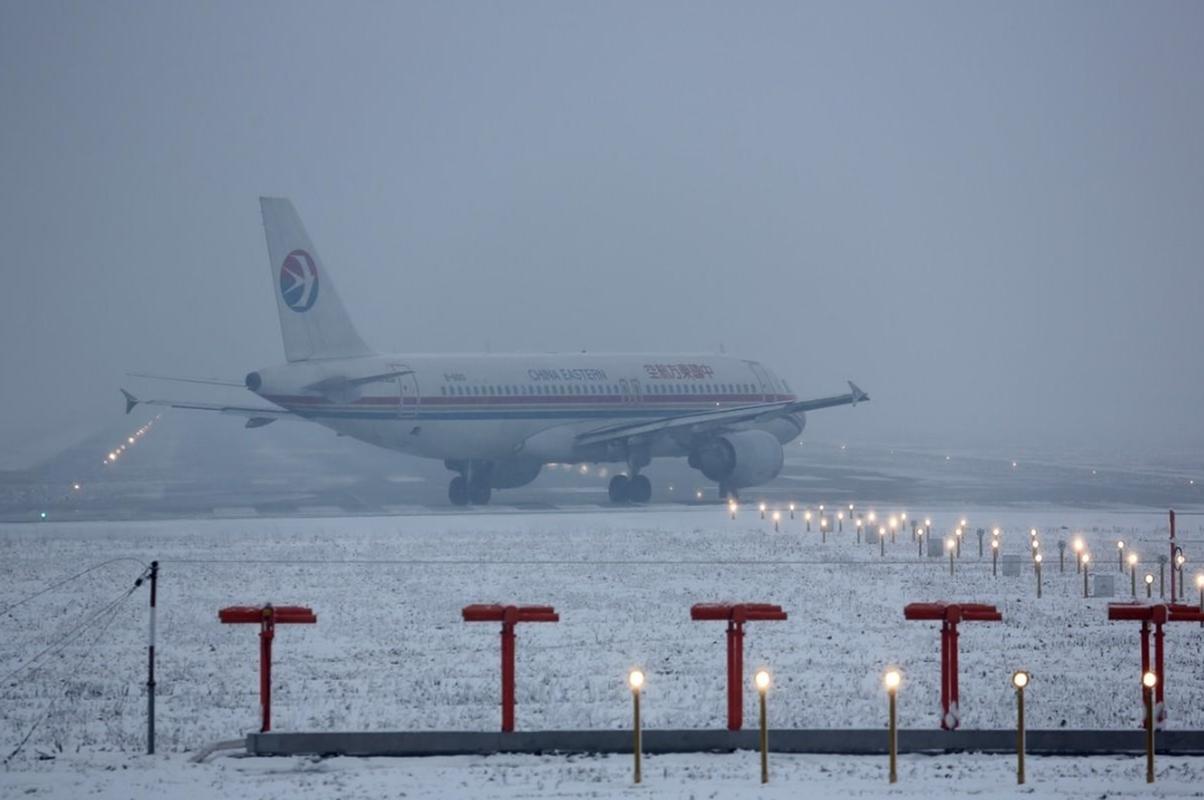 雨雪天气飞机，雨雪天气飞机会受影响吗-第2张图片-微云百科