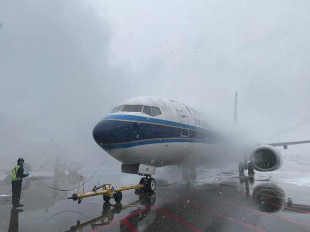 雨雪天气飞机，雨雪天气飞机会受影响吗-第7张图片-微云百科