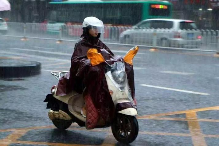 下雨天电瓶车出行怎么办 - 下雨天电动车费电吗-第7张图片-微云百科 下雨天电瓶车出行怎么办 - 下雨天电动车费电吗-第7张图片-微云百科