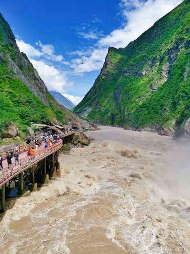 虎跳峡旅游攻略自由行 - 虎跳峡旅游攻略自由行路线-第1张图片-微云百科 虎跳峡旅游攻略自由行 - 虎跳峡旅游攻略自由行路线-第1张图片-微云百科