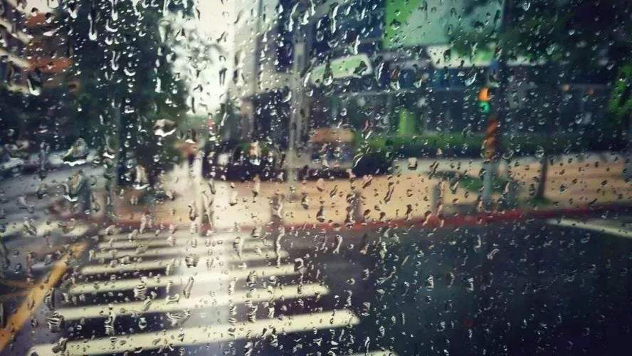 下雨出行的寓意,出门下雨的吉祥话-第6张图片-微云百科 下雨出行的寓意,出门下雨的吉祥话-第6张图片-微云百科