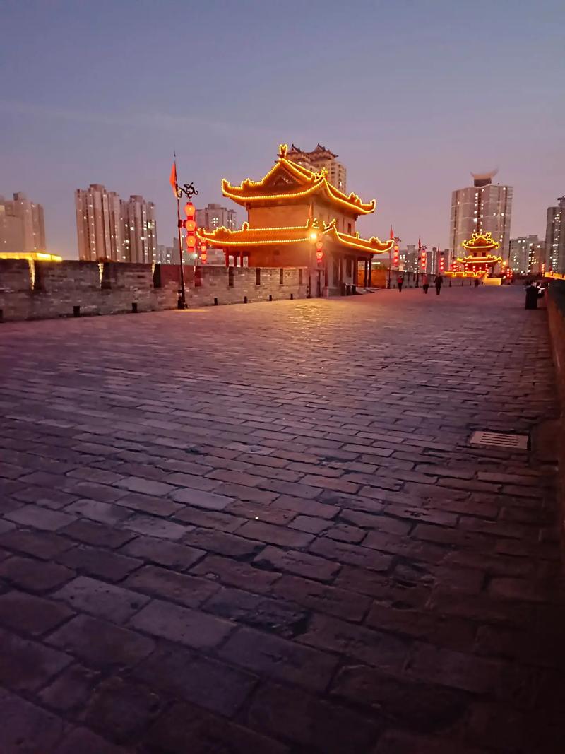 关于西安晚上出行安排的信息-第4张图片-微云百科 关于西安晚上出行安排的信息-第4张图片-微云百科
