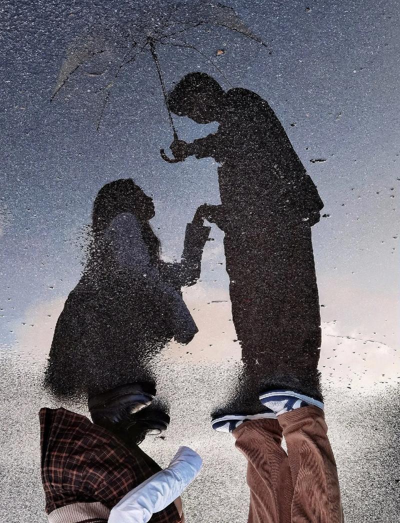 下雨天情侣如何出行安全 - 下雨天情侣如何出行安全注意-第4张图片-微云百科