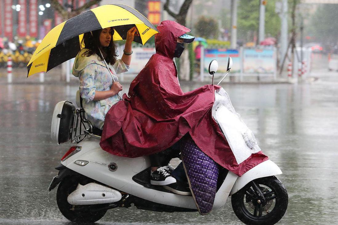 下雨天电动车出行攻略,下雨天开电动车安全吗-第4张图片-微云百科 下雨天电动车出行攻略,下雨天开电动车安全吗-第4张图片-微云百科