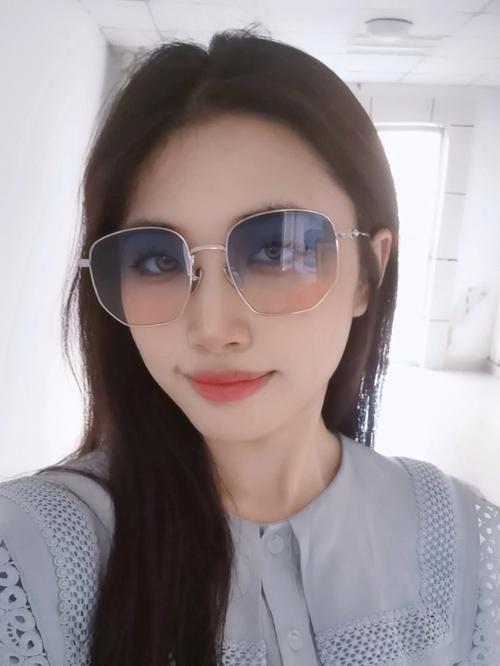 夏季出行必备眼镜,夏天出门戴什么眼镜-第2张图片-微云百科 夏季出行必备眼镜,夏天出门戴什么眼镜-第2张图片-微云百科