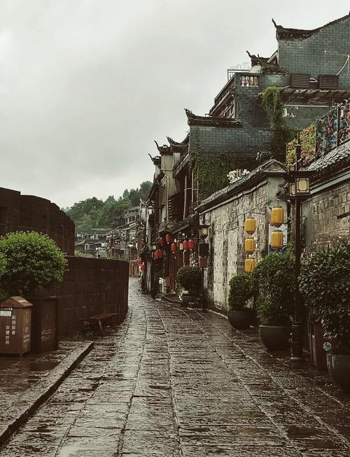凤凰县天气预报（凤凰县天气预报24小时详情）-第1张图片-微云百科